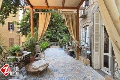 Beautiful Apartment with Private Patio for Rent